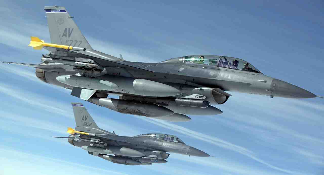 jets de militaires, avions, battant